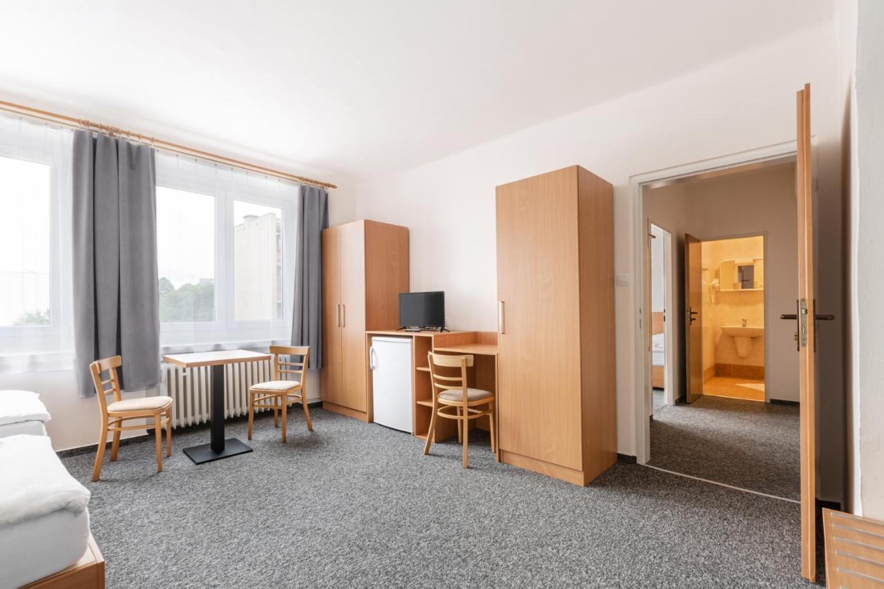Hotel Trim Pardubice Luaran gambar