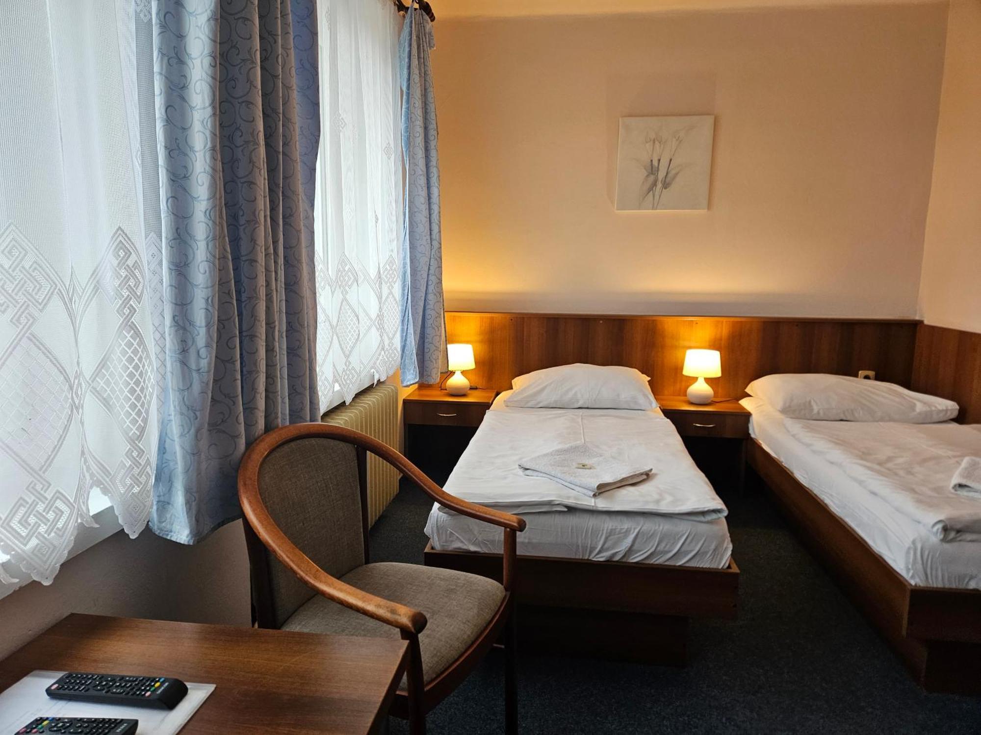Hotel Trim Pardubice Luaran gambar