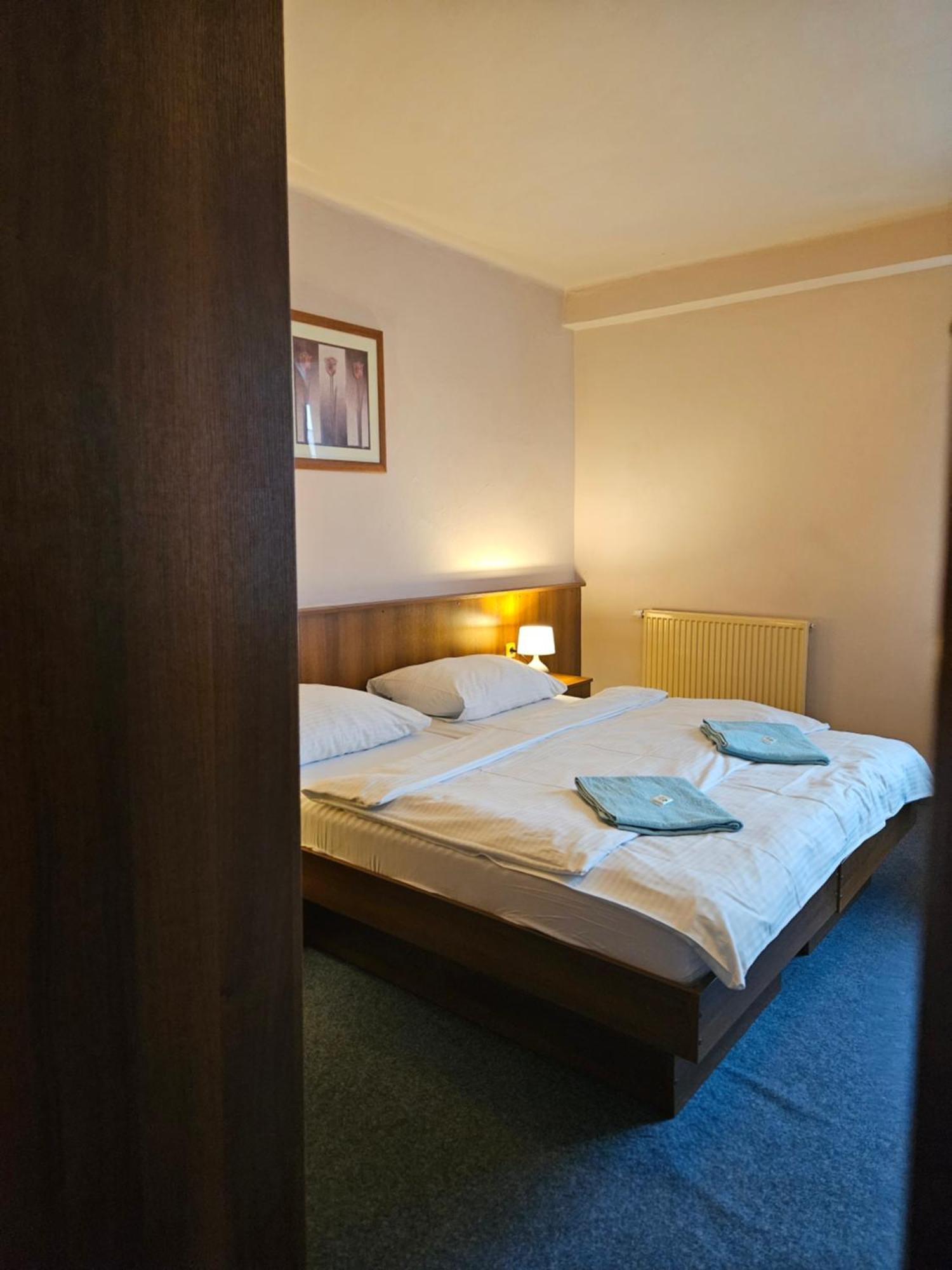Hotel Trim Pardubice Luaran gambar