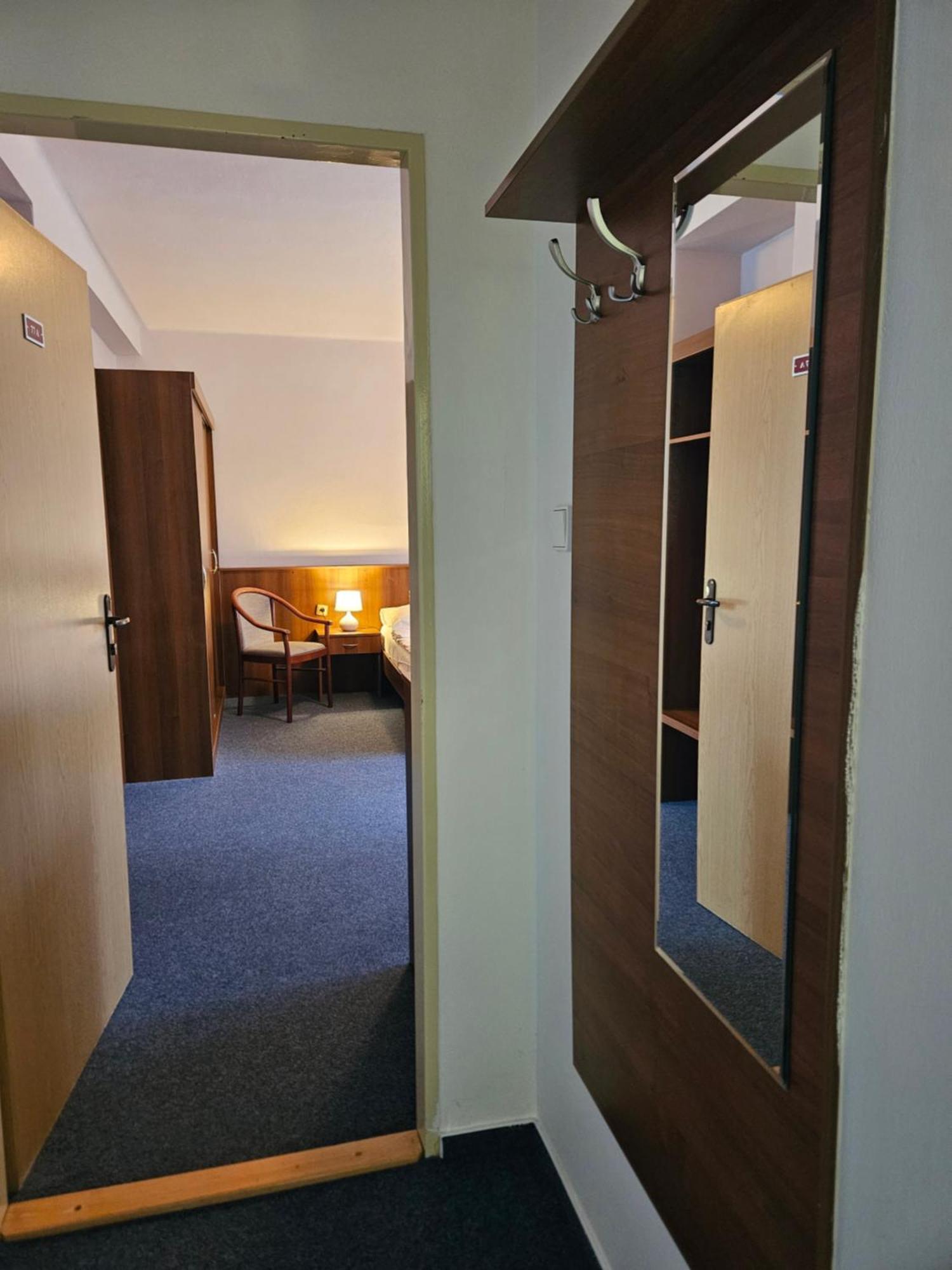Hotel Trim Pardubice Luaran gambar