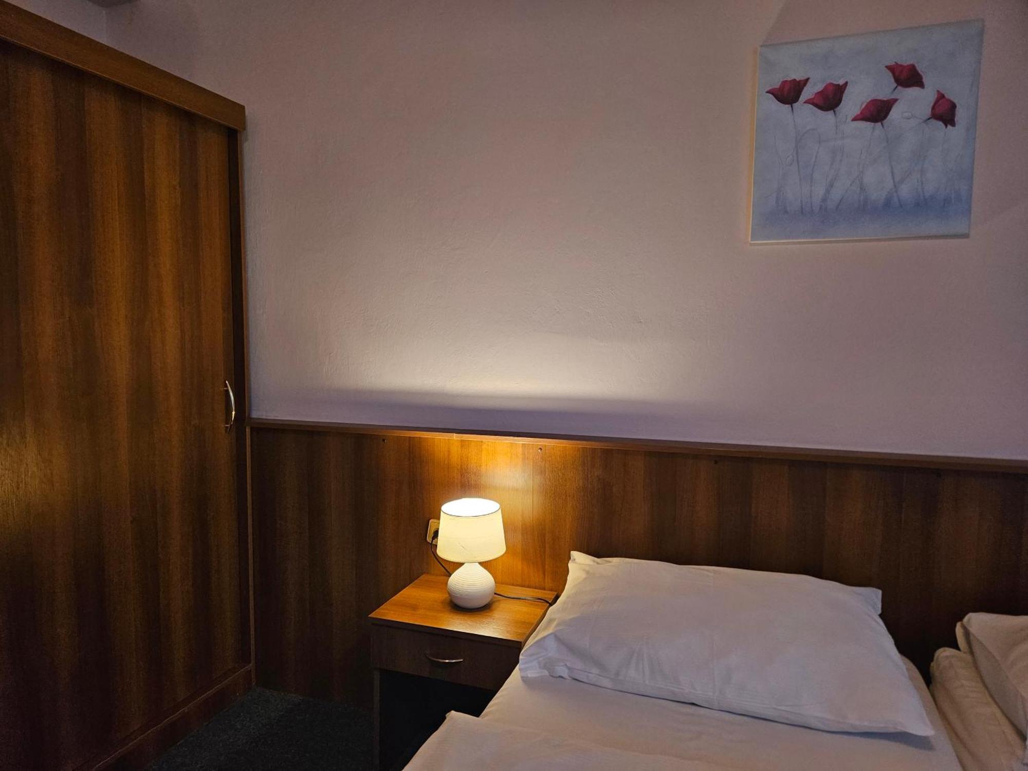Hotel Trim Pardubice Luaran gambar