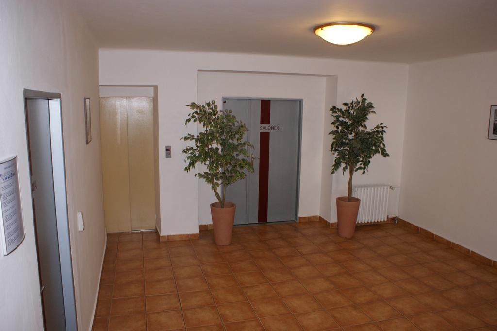 Hotel Trim Pardubice Luaran gambar