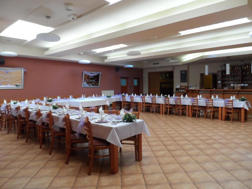 Hotel Trim Pardubice Luaran gambar